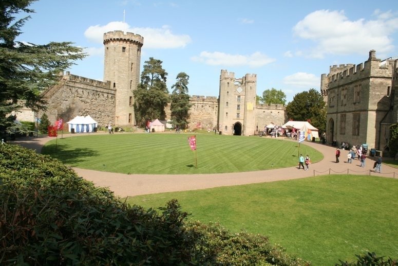 gardens of Warwick Castle